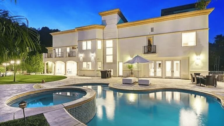 Luxury Villa in Los Angeles