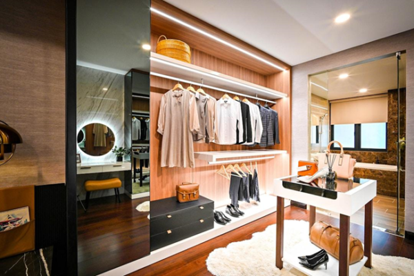 Revamp Your Style: Tips for Updating Your Wardrobe This Season