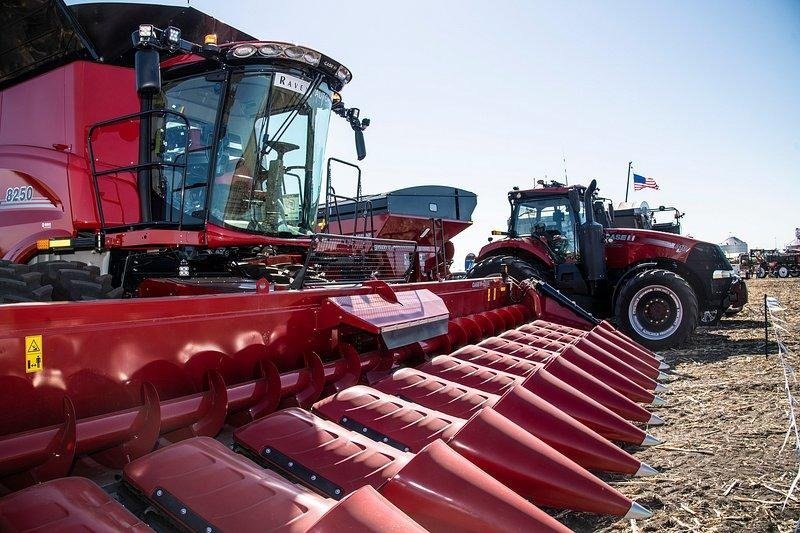 Hydraulic System Maintenance in Tractors